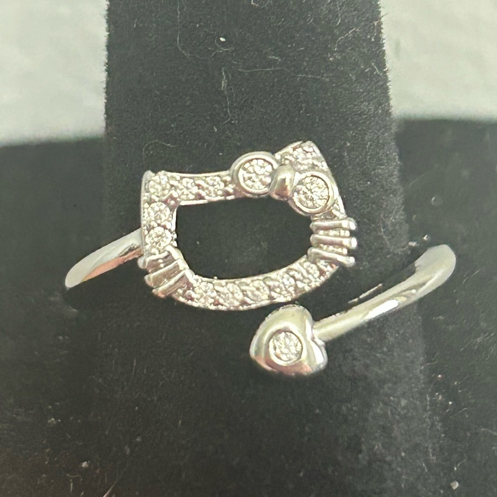 Hello Kitty Ring. New. - Picture 2 of 5